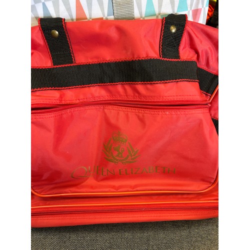 390 - 7 X CASUAL CARRY BAGS INCLUDING A RED ONE FROM MS CUNARD QUEEN ELIZABETH, NINJAGO RUCKSACK, VONSHEF ... 