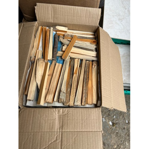 395 - 11 BOXES OF GOOD CLEAN AND DRY KINDLING