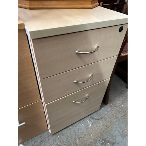 416 - LIGHT WOOD EFFECT 3 DRAWER FILING CABINET