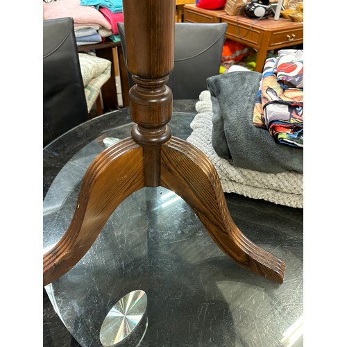 476 - STAINED PINE CIRCULAR SIDE TABLE WITH TURNED COLUMN AND TRIPOD BASE