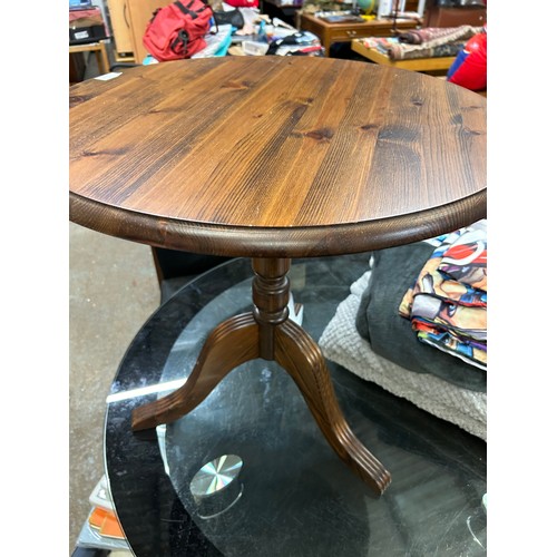 476 - STAINED PINE CIRCULAR SIDE TABLE WITH TURNED COLUMN AND TRIPOD BASE