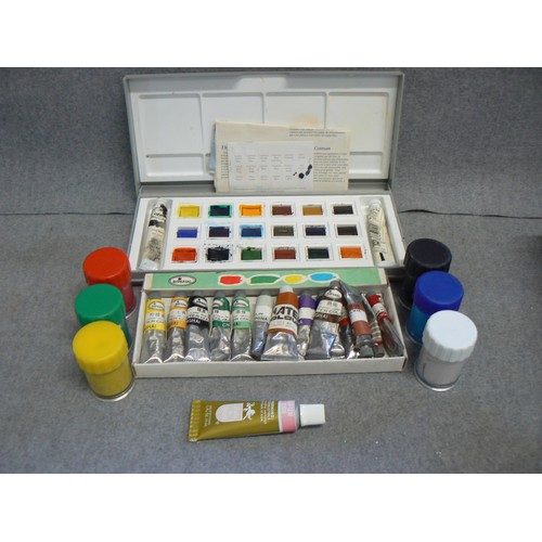 56 - A SELECTION OF ARTIST PAINT SETS TO INCLUDE WATERCOLOURS. POSTER PAINTS PLUS A TUBE OF GOLD LEAF