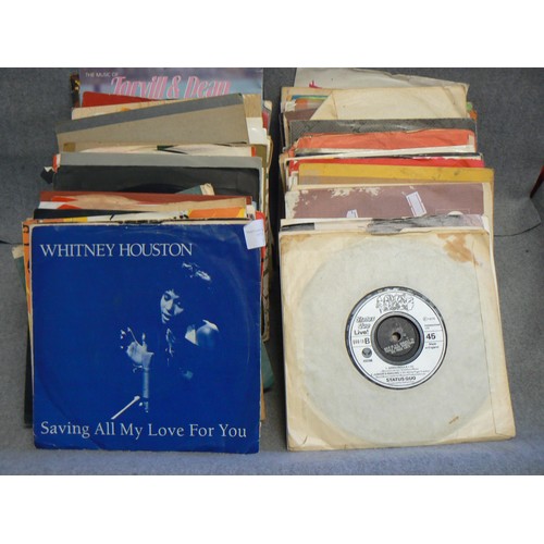 58 - LARGE COLLECTION OF SINGLE 45RPM RECORDS TO INCLUDE STATUS QUO, WHITNEY HOUSTON, STEVIE WONDER, THE ... 