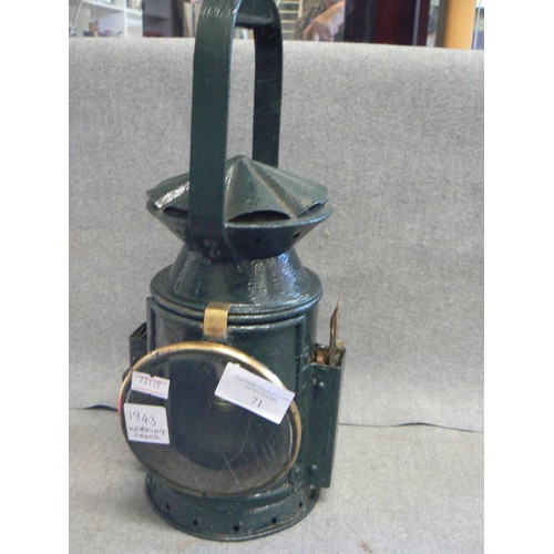 71 - RAILWAY LANTERN 1943 WITH WICK IN FULL WORKING ORDER