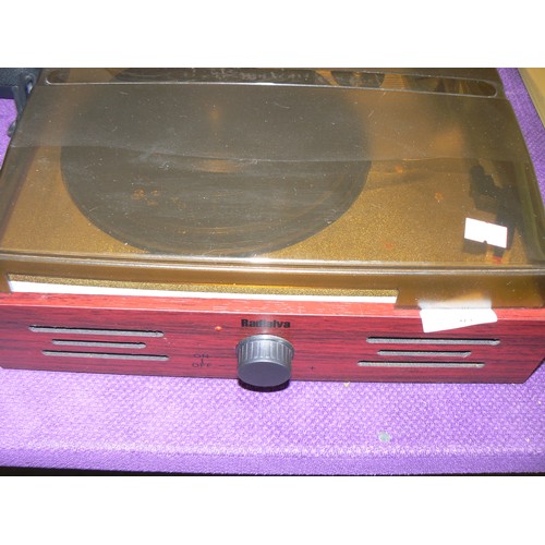 93 - VINTAGE RADIALVA RECORD TURNTABLE