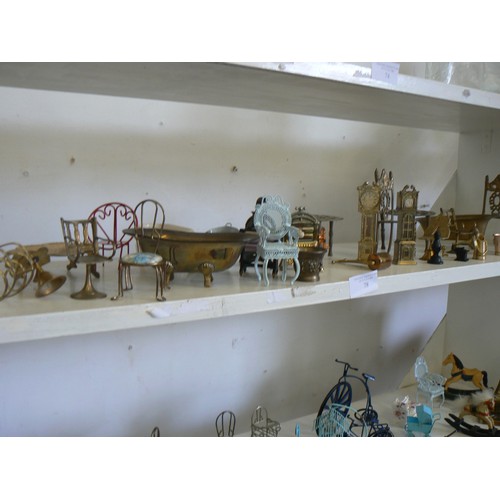 78 - A SELECTION OF METAL DOLLS HOUSE FURNITURE TO INCLUDE GRANDFATHER CLOCKS, GOTHIC CHAIRS, MANGLES, BA... 