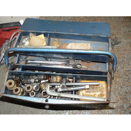 140 - A METAL CANTILEVER TOOLBOX WITH CONTENTS  PLUS A FUTHER TOOLBOX AND CONTENTS