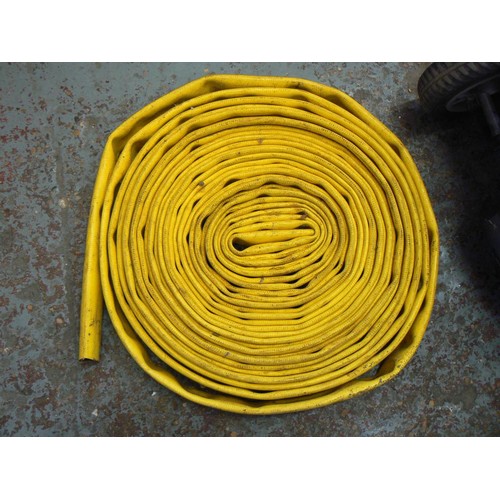 142 - A FLAT HOSE IN YELLOW