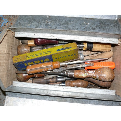 149 - A LARGE TRAY OF TOOLS AND A METAL TOOLBOX WITH CONTENTS