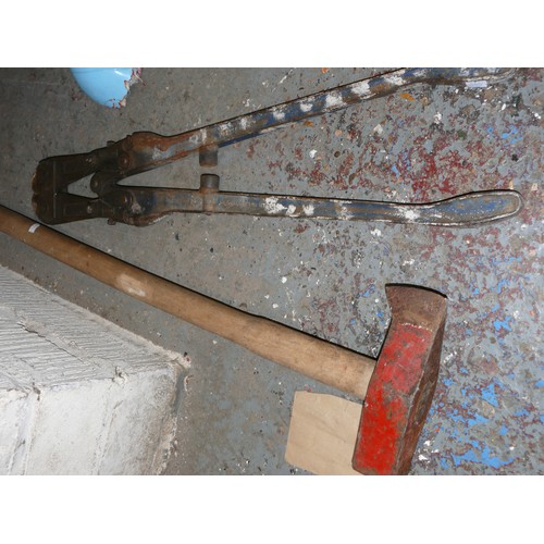 151 - A SET OF BOLT CROPPERS AND A MAUL LOG SPLITTER