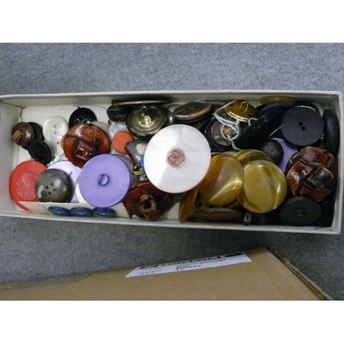 159 - LARGE BOX OF SEWING ITEMS TO INCLUDE BUTTONS, COTTON, MAGNIFYER ETC