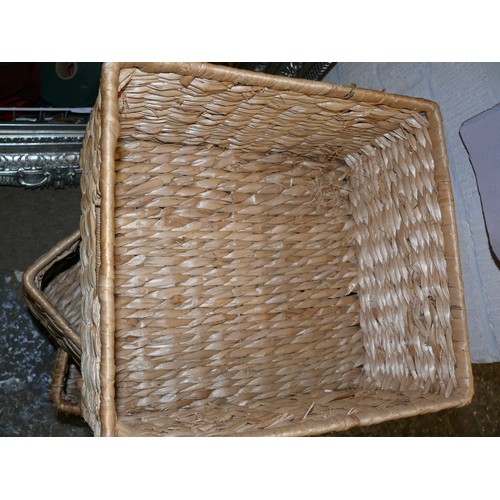 164 - A SET OF 4 SEAGRASS BASKETS