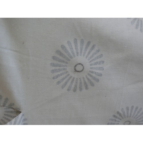 210 - FABRIC ROLL OF HEAVY COTTON IN NATURAL, WITH CONTEMPORARY 'DAISIES' IN DUCK-EGG BLUE.