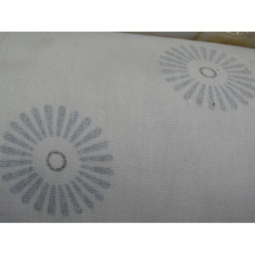 210 - FABRIC ROLL OF HEAVY COTTON IN NATURAL, WITH CONTEMPORARY 'DAISIES' IN DUCK-EGG BLUE.