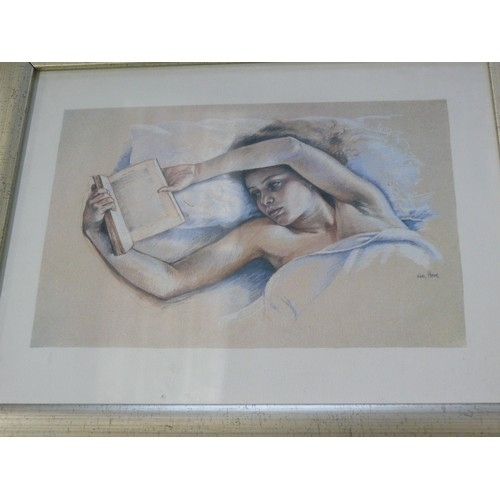 220 - 3 X CONTEMPORARY PRINTS IN FRAMES AND A PICTURE MIRROR