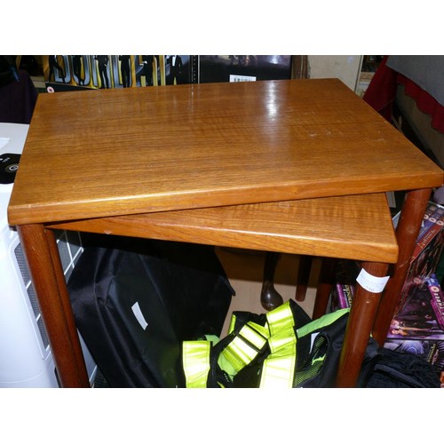 250 - MID CENTURY TEAK NEST OF 2 TABLES. RECTANGULAR WITH SLIGHTLY TAPERED LEGS.