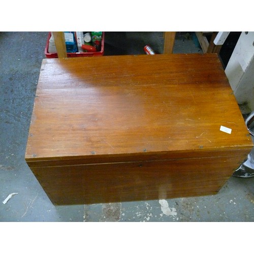 280 - STURDY WOODEN BLANKET/TOY BOX. HINGED LID AND HANDLE EACH END. 30