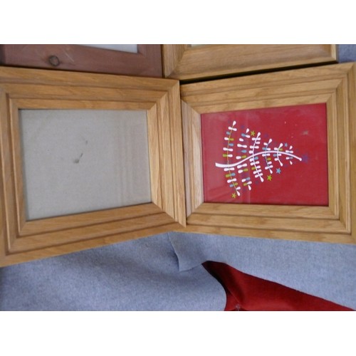 281 - 6 X CONTEMPORARY WOODEN PHOTO FRAMES. 3 X PAIRS. 7X5 & 4X6