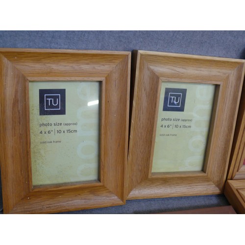 281 - 6 X CONTEMPORARY WOODEN PHOTO FRAMES. 3 X PAIRS. 7X5 & 4X6