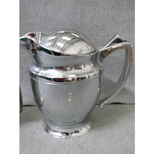 287 - ENGLISH PEWTER TANKARD WITH ETCHED GLASS 'DARTBOARD' BASE. ALSO AN INSULATED LIDDED JUG.