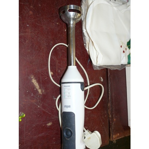 292 - MASH ELECTRIC MASHER & A BRAUN HAND BLENDER.