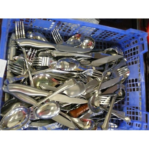 298 - TRAY OF GOOD QUALITY CUTLERY. INC STAINLESS STEEL AND PLATED.