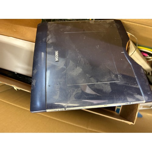 466 - LARGE BOX OF MIXED COMPUTER / PRINTER ELECTRICALS / CABLES ETC