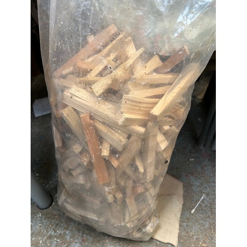 465 - LARGE BAG OF FIRE KINDLING