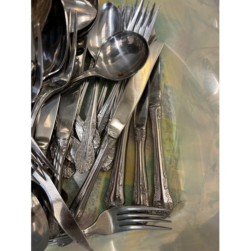 464 - BOX OF CUTLERY INCLUDING QUANTITY OF RICHMOND KNIVES, FORKS, SPOONS AND A LARGE WOODEN CUTLERY TRAY