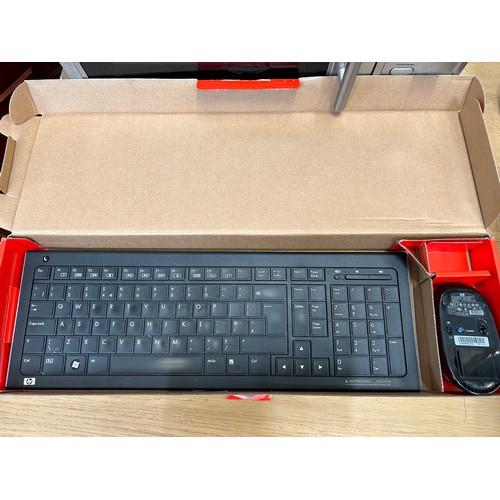 454 - WIRELESS 800 DESK TOP KEYBOARD WITH BOX