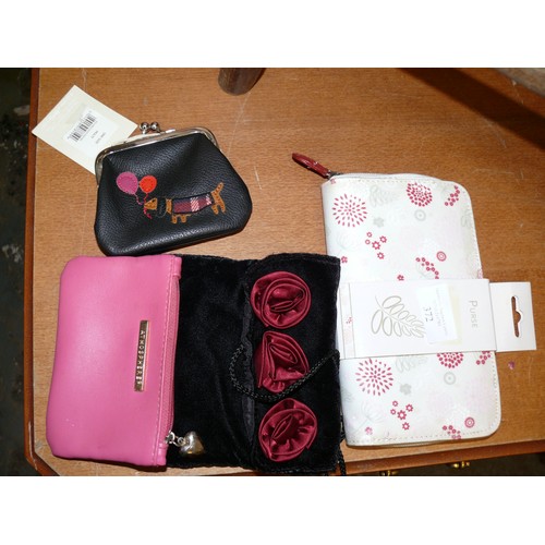 372 - 4 PINK & RED SHADED PURSES AND BAGS INCLUDING NEW WITH TAGS