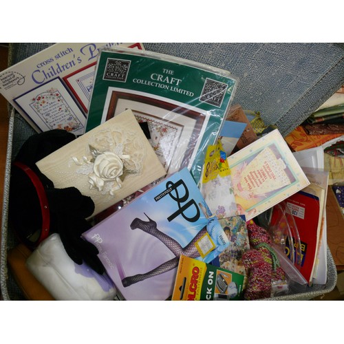 379 - VINTAGE SUITCASE WITH CONTENTS OF CRAFT, SEWING & DECORATIVE ITEMS -  TISSUE PAPER, HAIR BANDS, PRET... 