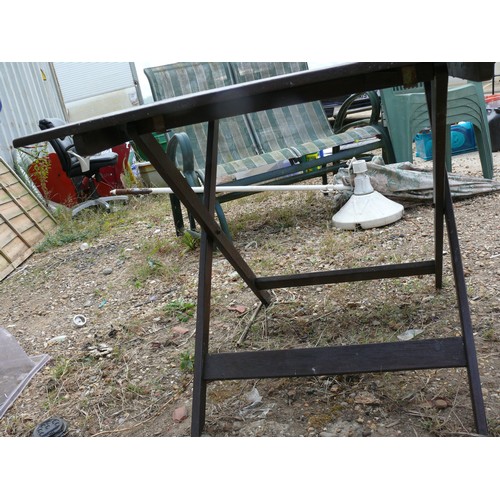 411 - FOLDING WOODEN GARDEN TABLE