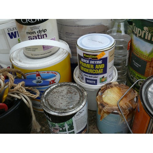 424 - SELECTION OF VARIOUS PAINT ETC