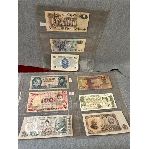 62 - A LARGE COLLECTION OF BANK NOTES SOME IN VERY GOOD CONDITION EARLY £1 BEALE 10 SHILLING FFORD NOTES ... 