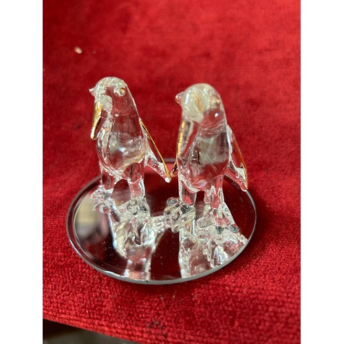 5 - A COLLECTION OF CRYSTAL GLASS PIECES A ROYAL DOULTON CLOCK, EDINBURGH CRYSTAL CLOCK PAIR PENGUINS OT... 