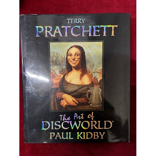 470 - TERRY PRATCHETT THE ART OF DISCWORLD BY PAUL KIDBY