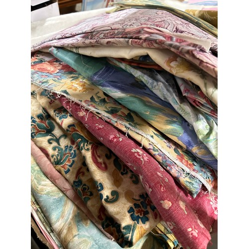 475 - LARGE BOX OF MIXED FABRIC OFFCUTS