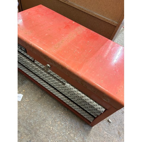 500 - LARGE RED METAL MECHANIC TOOL BOX WITH 6 DRAWER AND LIFT UP LID