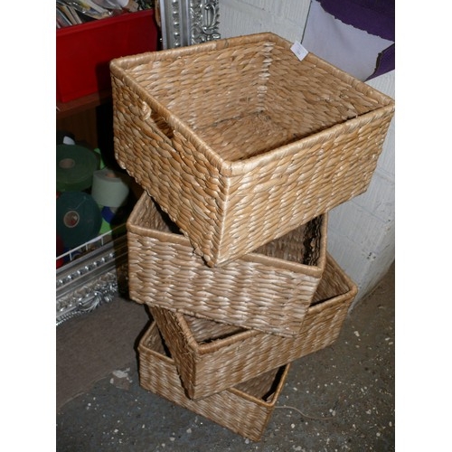 164 - A SET OF 4 SEAGRASS BASKETS