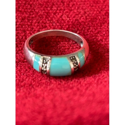 37 - A SOLID SILVER ART DECO RING OF TURQUOISE AND MARCASITE SIZE O.5