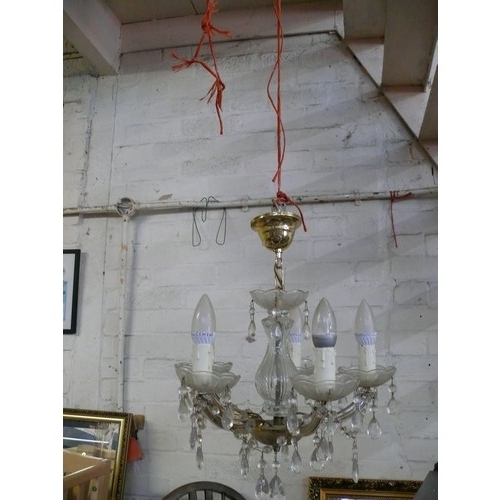 170A - CHANDELIER WITH GLASS DROPS.