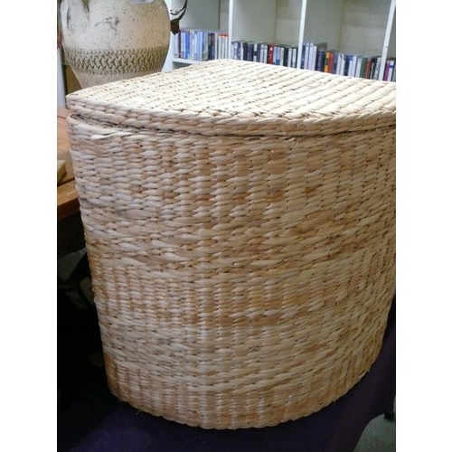 182 - LARGE CORNER SEAGRASS LAUNDRY BASKET