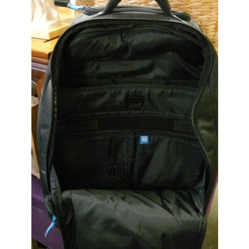 198 - SAMSONITE PADDED LAPTOP BACKPACK WITH MULTIPLE POCKETS & COMPARTMENTS. APPEARS VERY GOOD CONDITION.