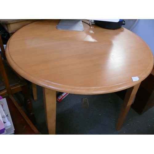 303 - BLONDE WOOD CIRCULAR TABLE - 36