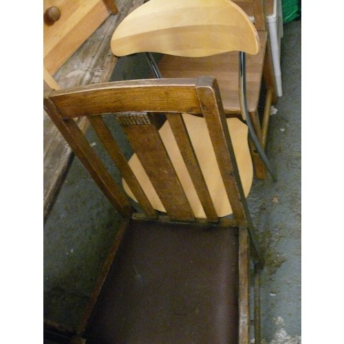 307 - 4 X ODD CHAIRS, TRADTIONAL AND MODERN IN STYLE