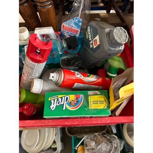 315B - BOX OF VARIOUS CLEANING PRODUCTS