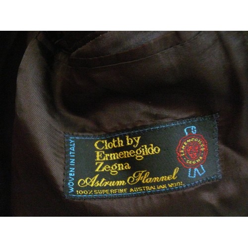 331 - A GOOD QUALITY ITALIAN VALENTINI GENTS JACKET IN GREY/BROWN, CLOTH BY ERMENEGILDO ZEGNA 100% SUPERFI... 