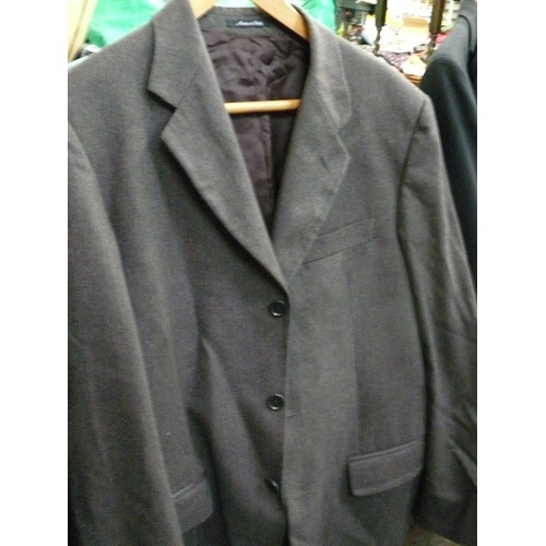 331 - A GOOD QUALITY ITALIAN VALENTINI GENTS JACKET IN GREY/BROWN, CLOTH BY ERMENEGILDO ZEGNA 100% SUPERFI... 