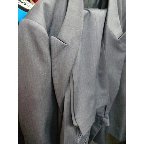 333 - MEDIUM GREY GENTS SUIT, 44S BY THE FINE TAILORING COLLECTION